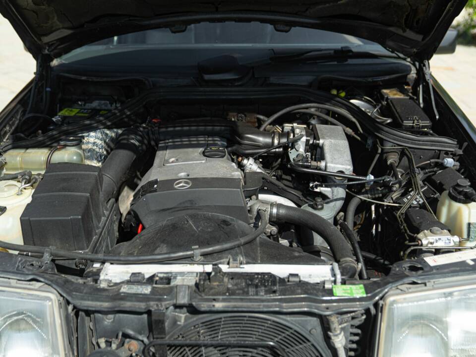 Immagine 44/44 di Mercedes-Benz 200 TE (1992)