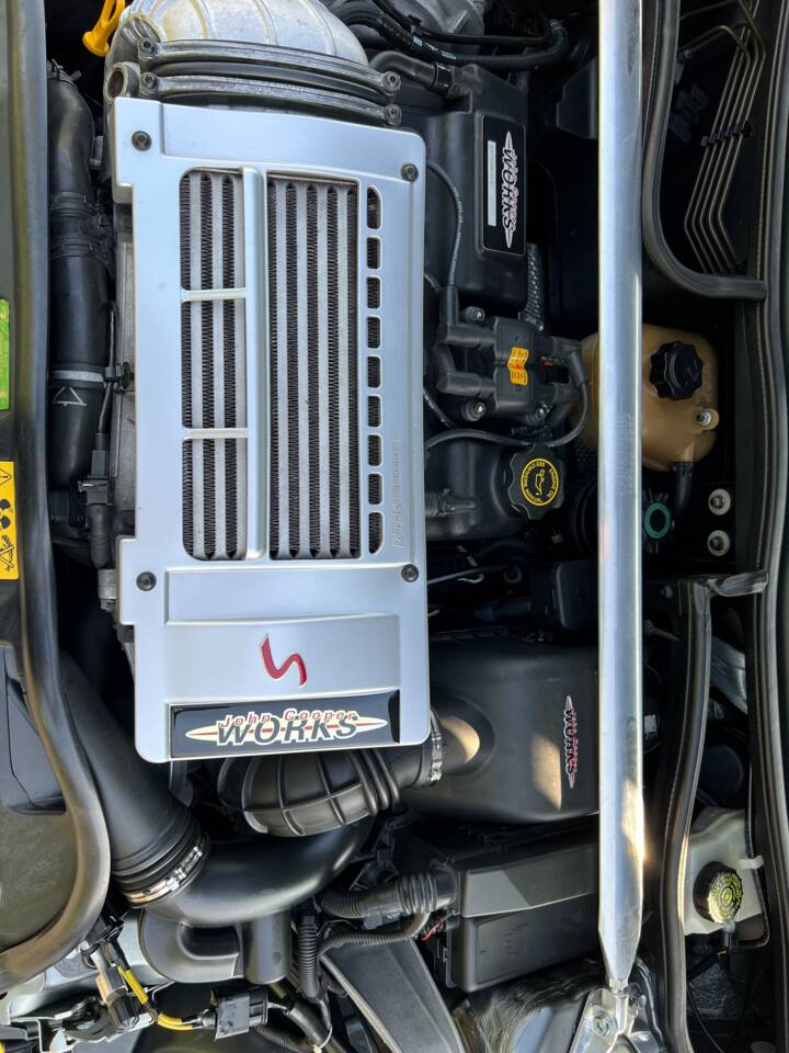Image 19/40 de Mini Cooper S JCW (2005)