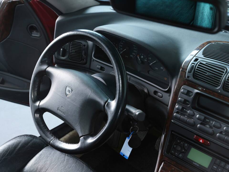 Immagine 15/28 di Lancia Kappa SW 2.4 td (1997)