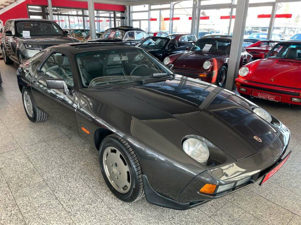 Image 5/20 of Porsche 928 S (1984)