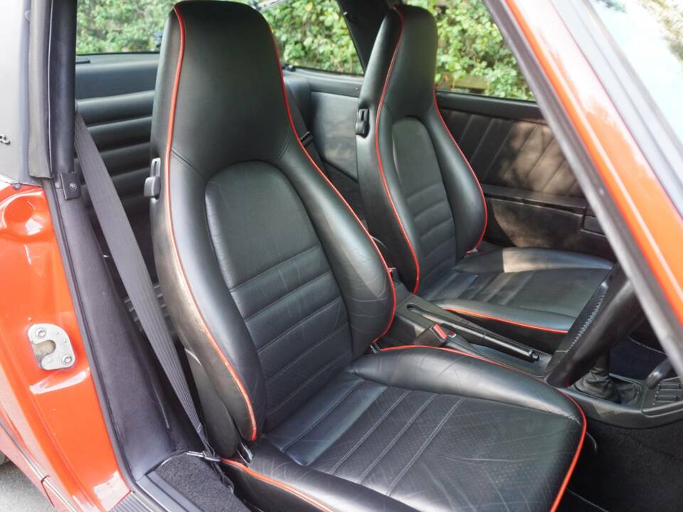 Image 16/23 de Porsche 911 Carrera 4 (1992)