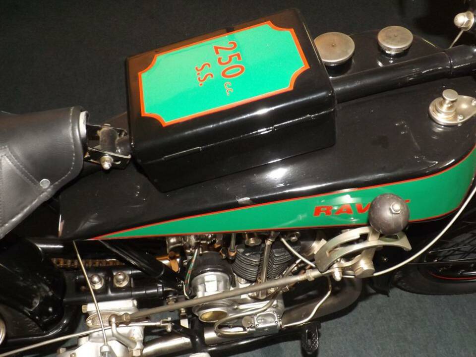 Afbeelding 22/33 van Ravat 250 (1913)