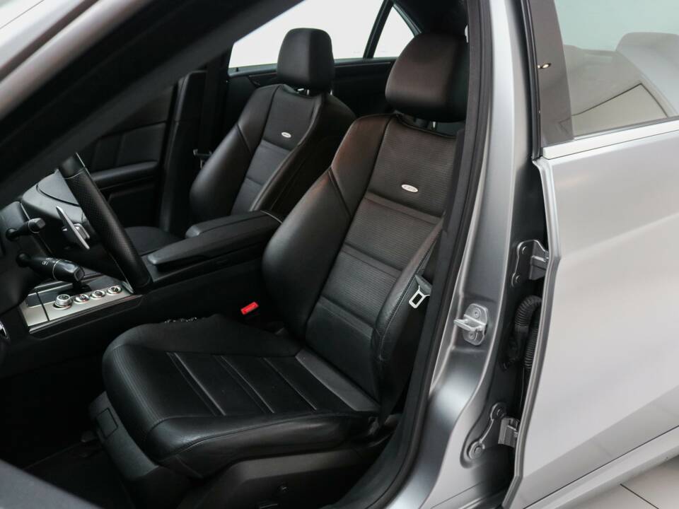 Bild 7/19 von Mercedes-Benz E 63 AMG (2009)