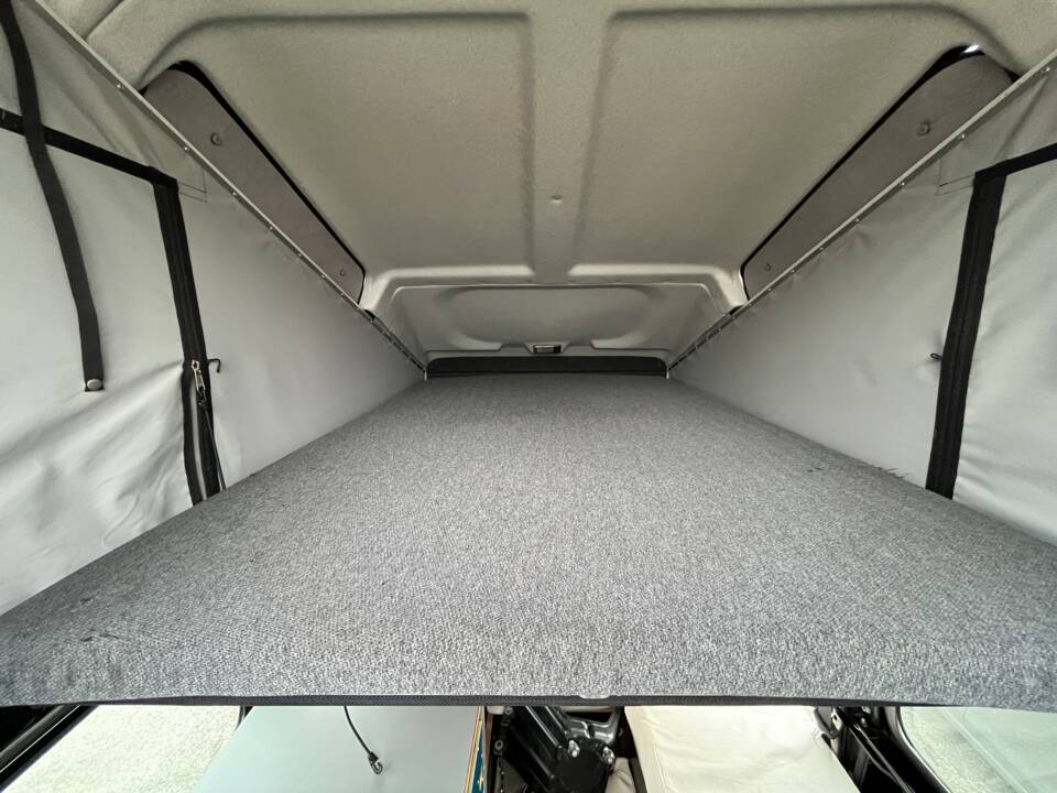 Image 48/93 of Land Rover Defender 110 (2014)