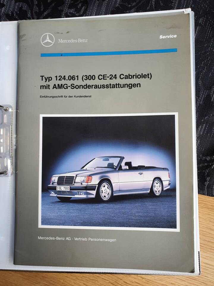 Imagen 93/94 de Mercedes-Benz 300 CE-24 3.4 AMG (1992)