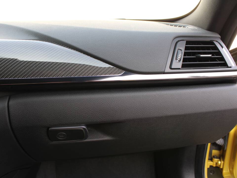 Image 61/98 of BMW M4 (2014)