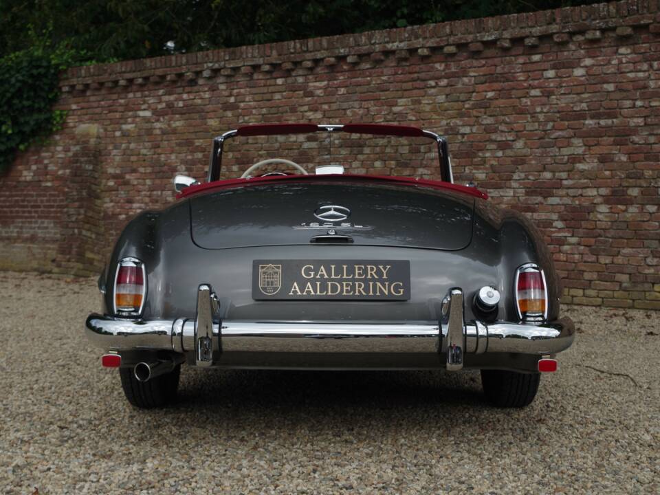 Image 39/50 of Mercedes-Benz 190 SL (1959)