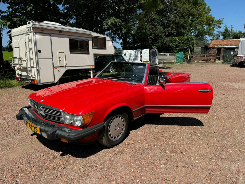Image 2/7 of Mercedes-Benz 500 SL (1986)