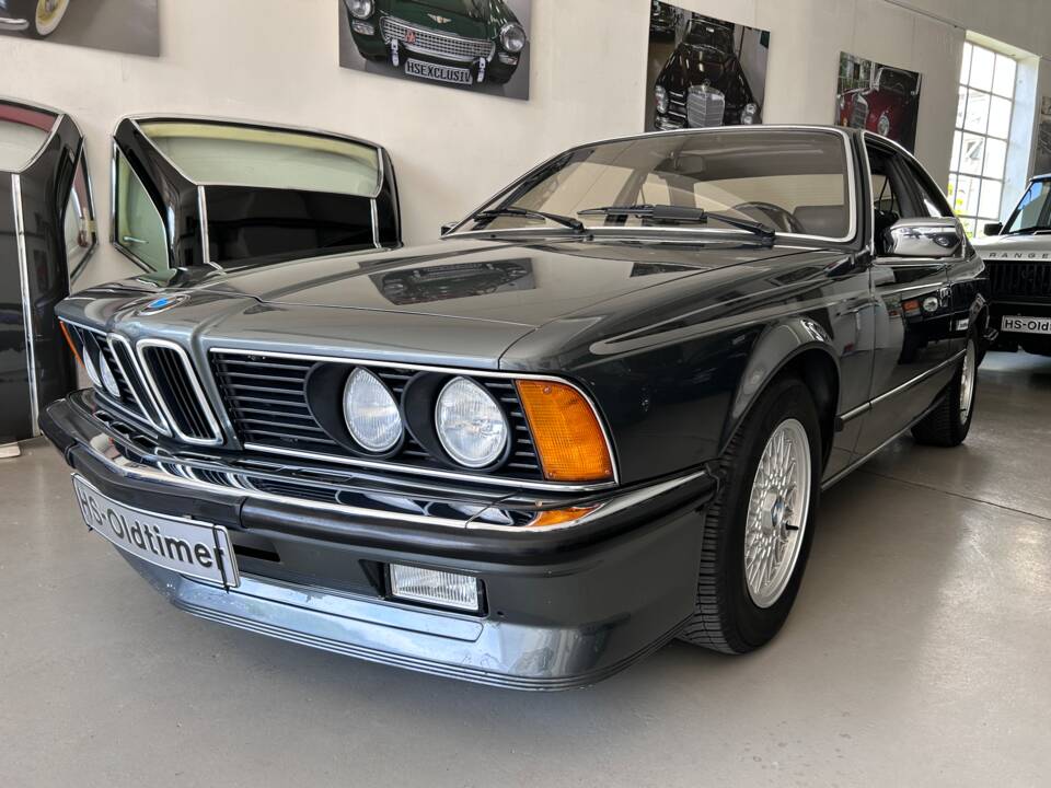 Image 4/23 de BMW 635 CSi (1985)