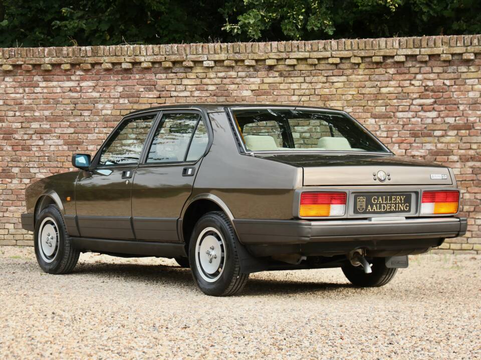 Afbeelding 2/50 van Alfa Romeo Alfetta 2.0 (1984)