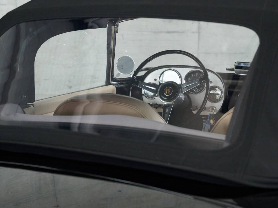 Image 22/50 of Alfa Romeo 2000 Spider (1959)