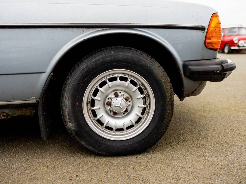 Bild 31/50 von Mercedes-Benz 280 TE (1983)