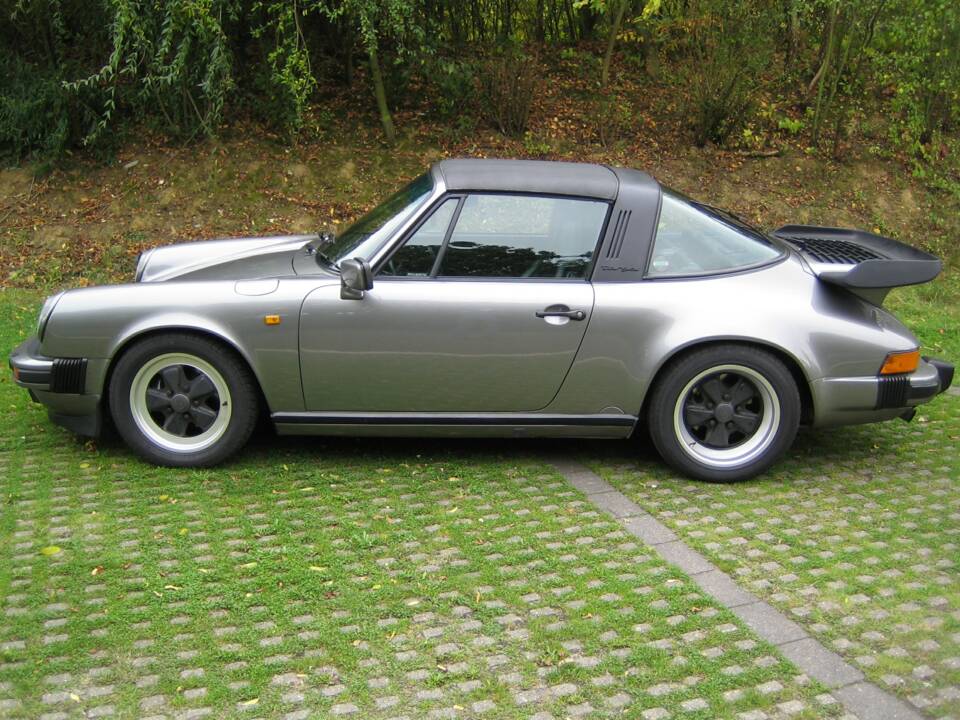 Image 4/7 of Porsche 911 Carrera 3.2 (1989)