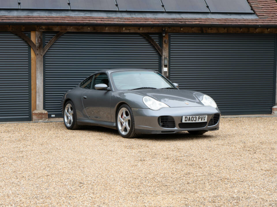 Image 21/50 of Porsche 911 Carrera 4S (2003)