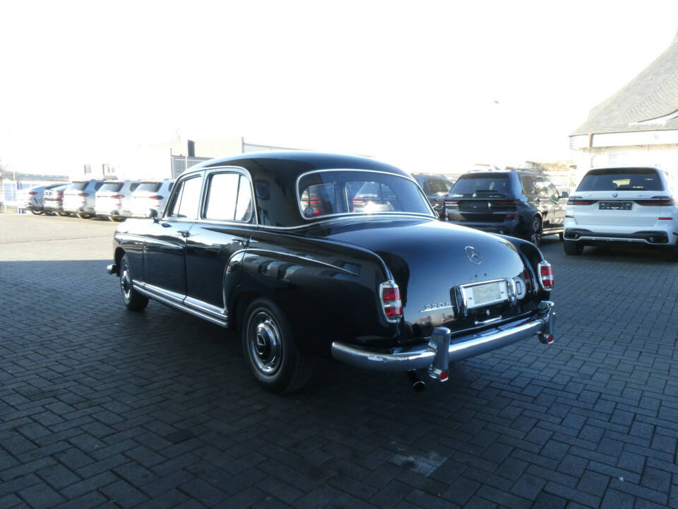 Afbeelding 6/28 van Mercedes-Benz 220 S (1956)