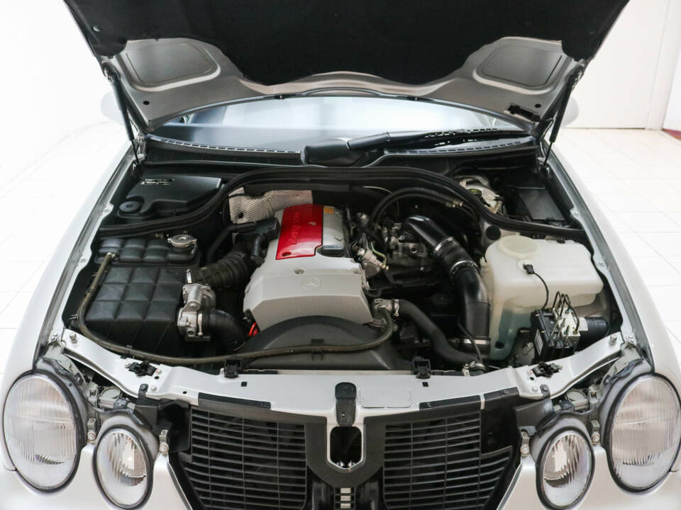 Immagine 11/13 di Mercedes-Benz CLK 230 Kompressor (1998)