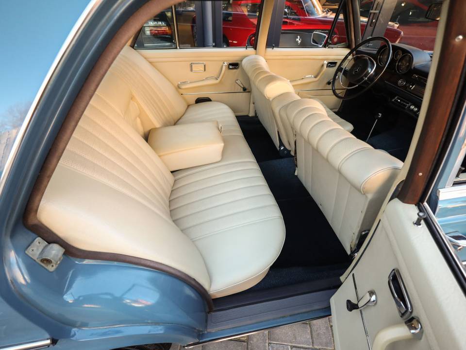 Afbeelding 12/76 van Mercedes-Benz 280 SE (1968)