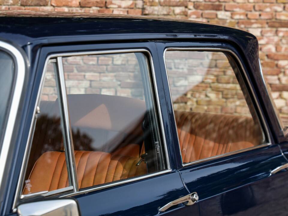 Image 38/50 of Alfa Romeo Giulia Nuova Super 1300 (1975)