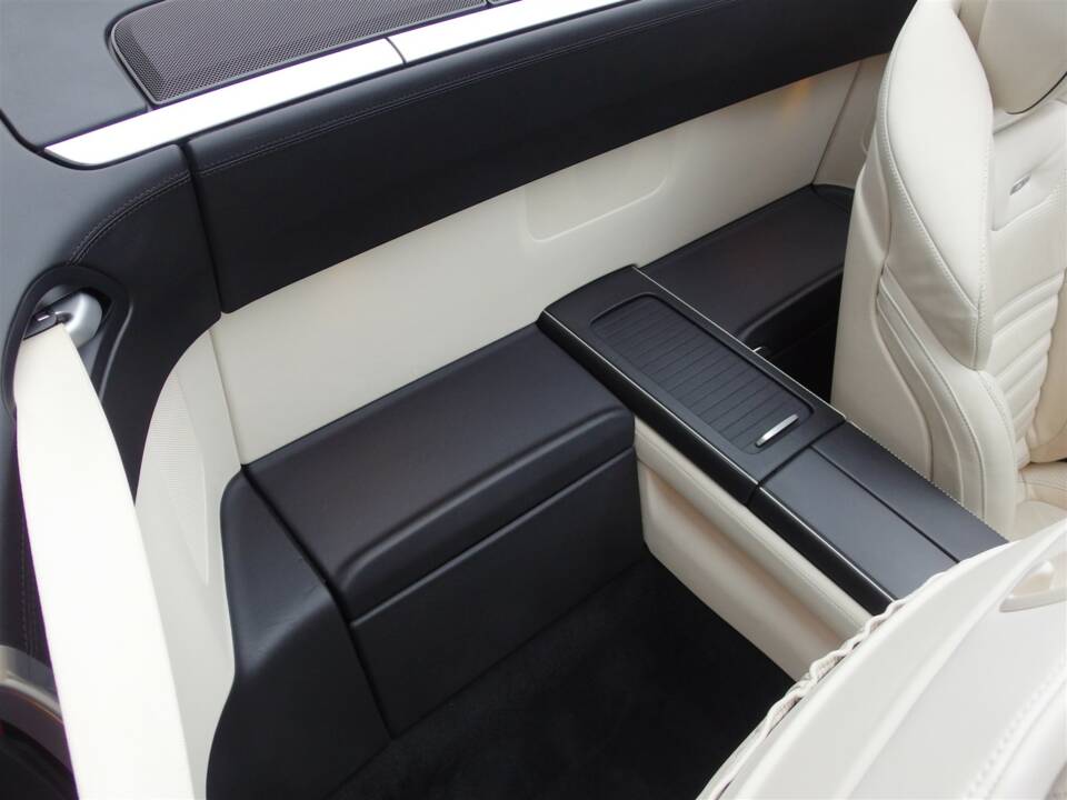 Image 57/99 of Mercedes-Benz SL 63 AMG (2012)