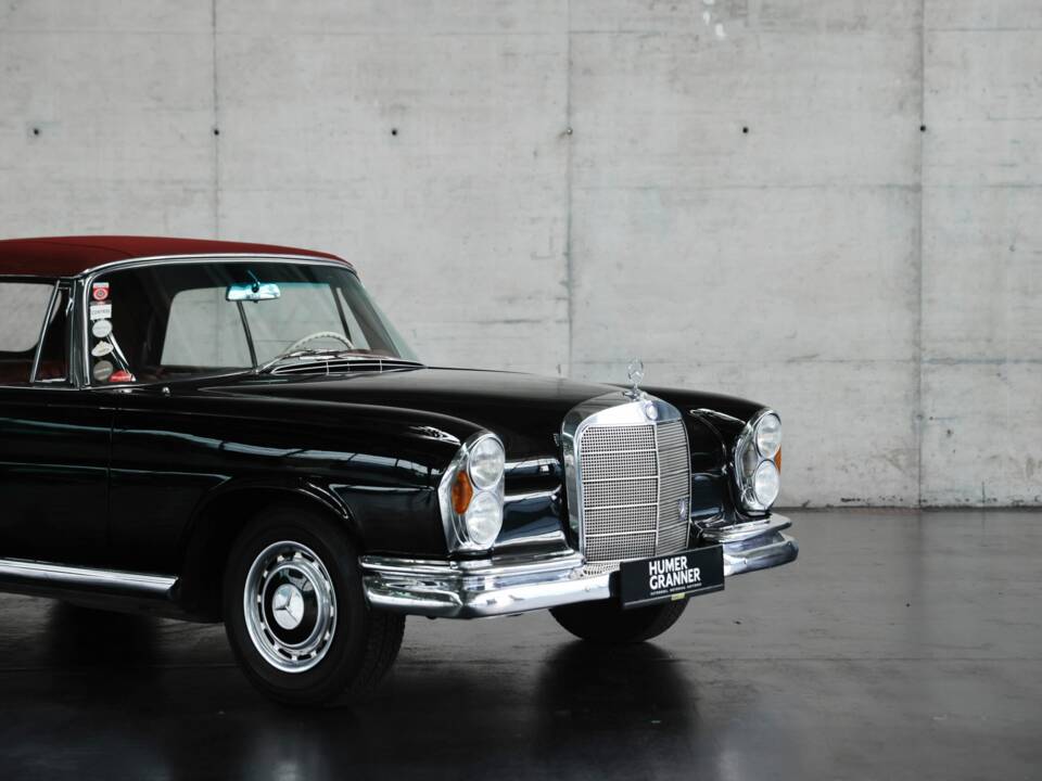 Image 9/50 of Mercedes-Benz 220 SE b (1962)