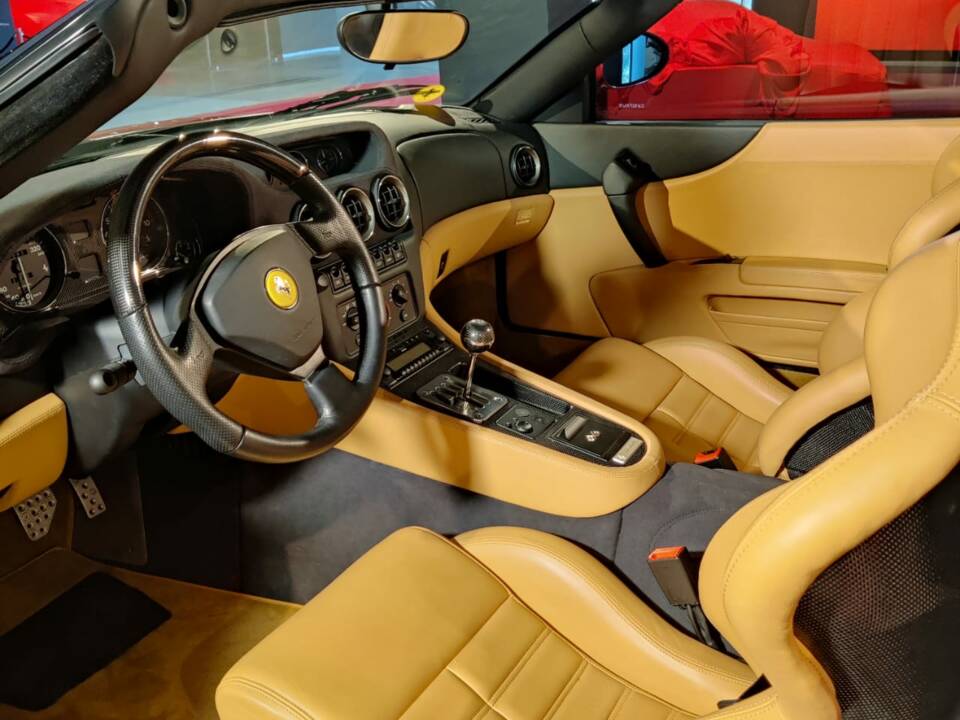 Imagen 8/9 de Ferrari 550 Barchetta (2001)