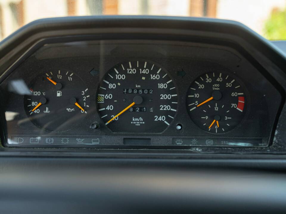 Immagine 35/44 di Mercedes-Benz 200 TE (1992)