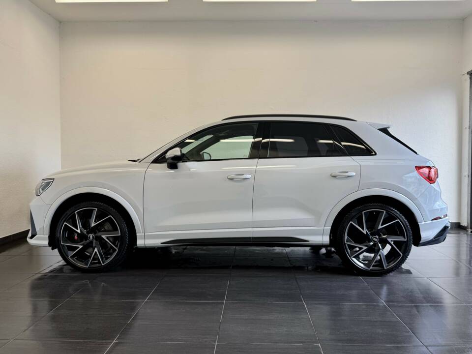 Image 6/28 of Audi RS Q3 (2019)