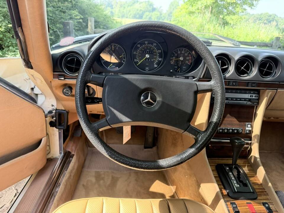 Image 2/8 de Mercedes-Benz 380 SL (1983)