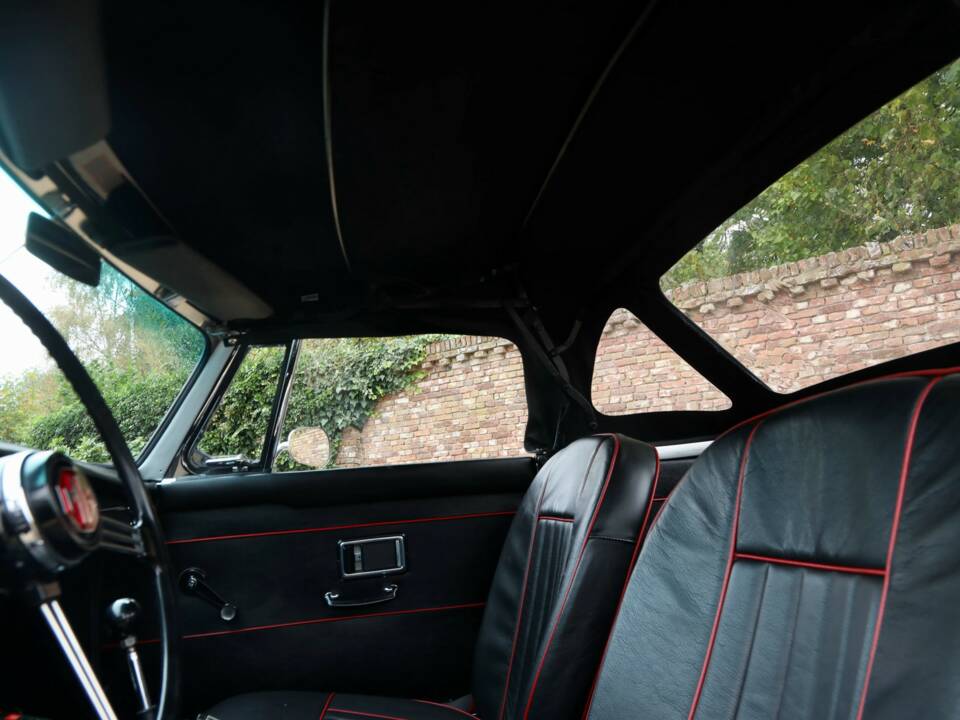 Bild 15/50 von MG MGB (1968)