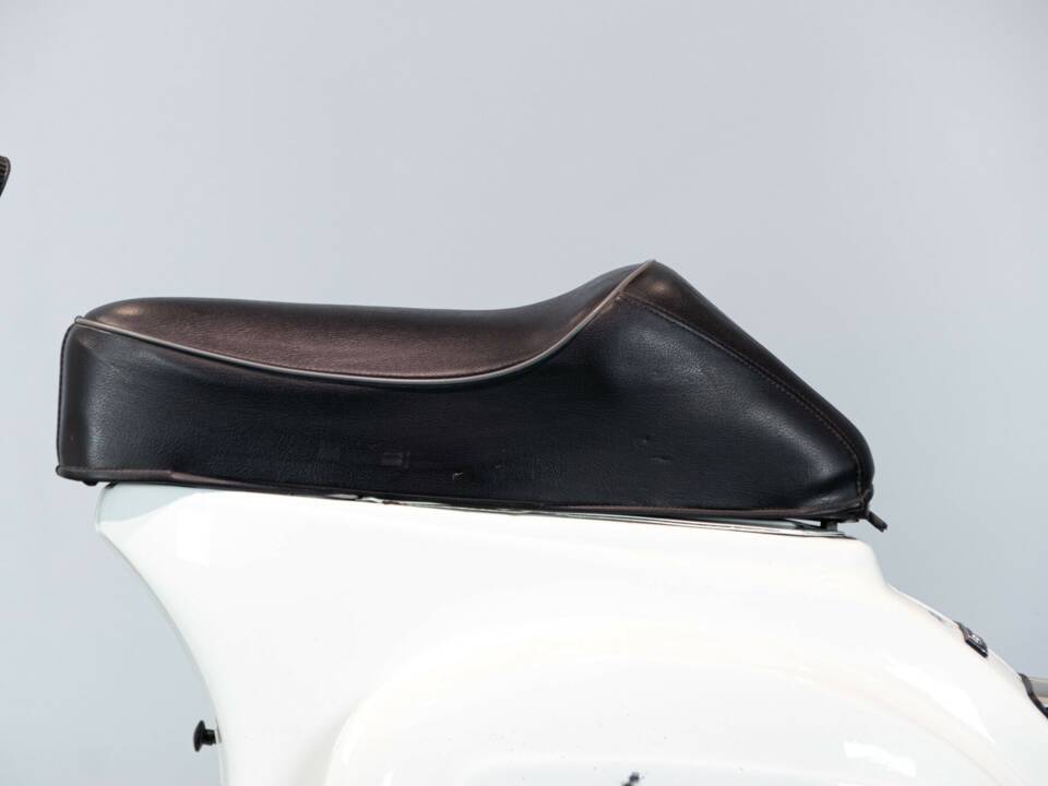 Immagine 18/50 di Piaggio Vespa 50 Special (1972)