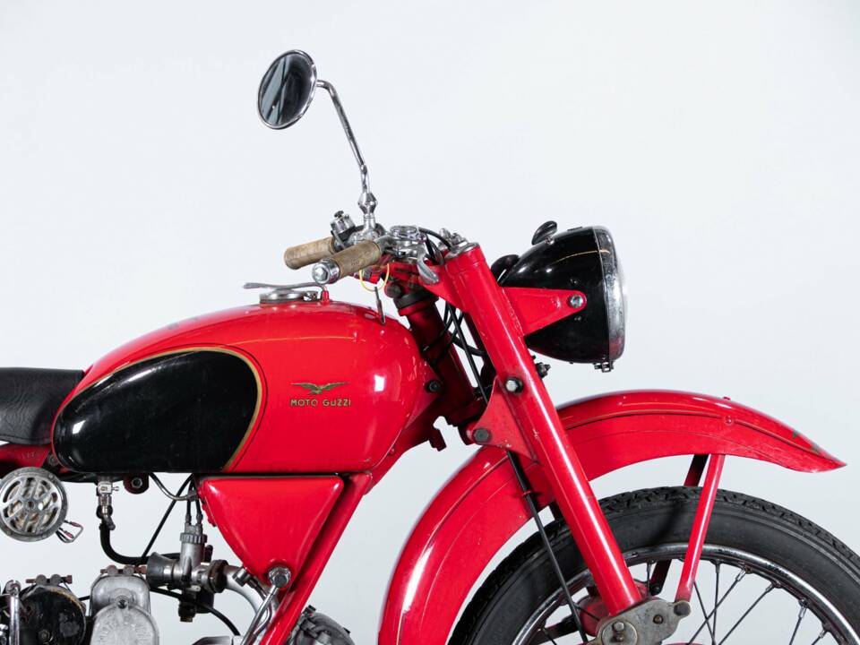 Image 39/50 of Moto Guzzi DUMMY (1955)