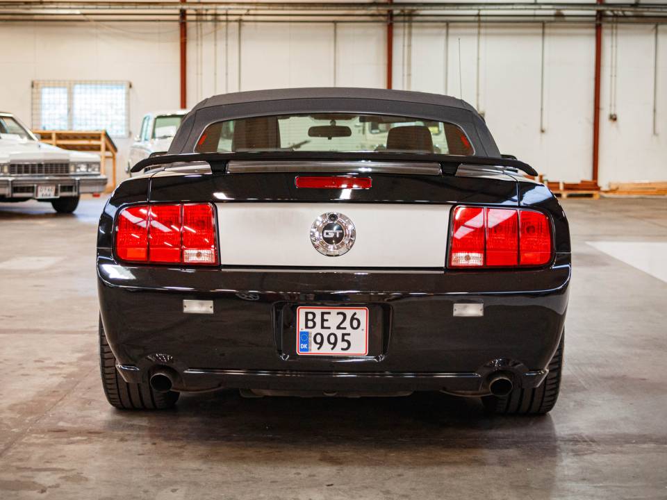 Image 5/49 of Ford Mustang GT (2006)