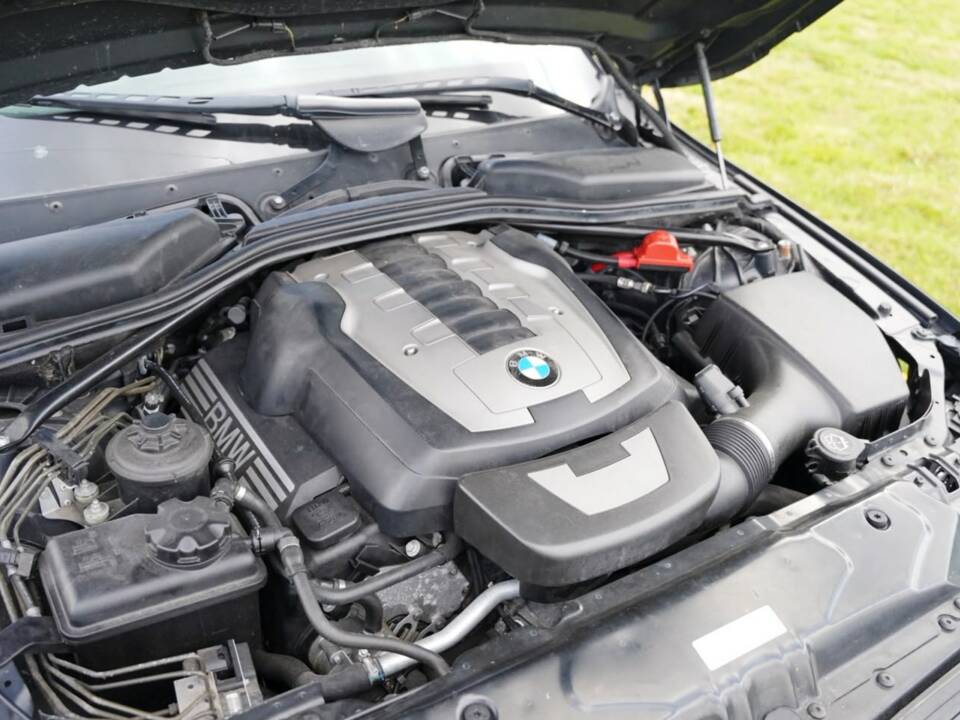 Bild 5/48 von BMW 550i (2006)