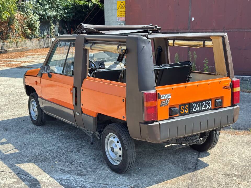 Image 2/4 de Renault Rodéo (1982)
