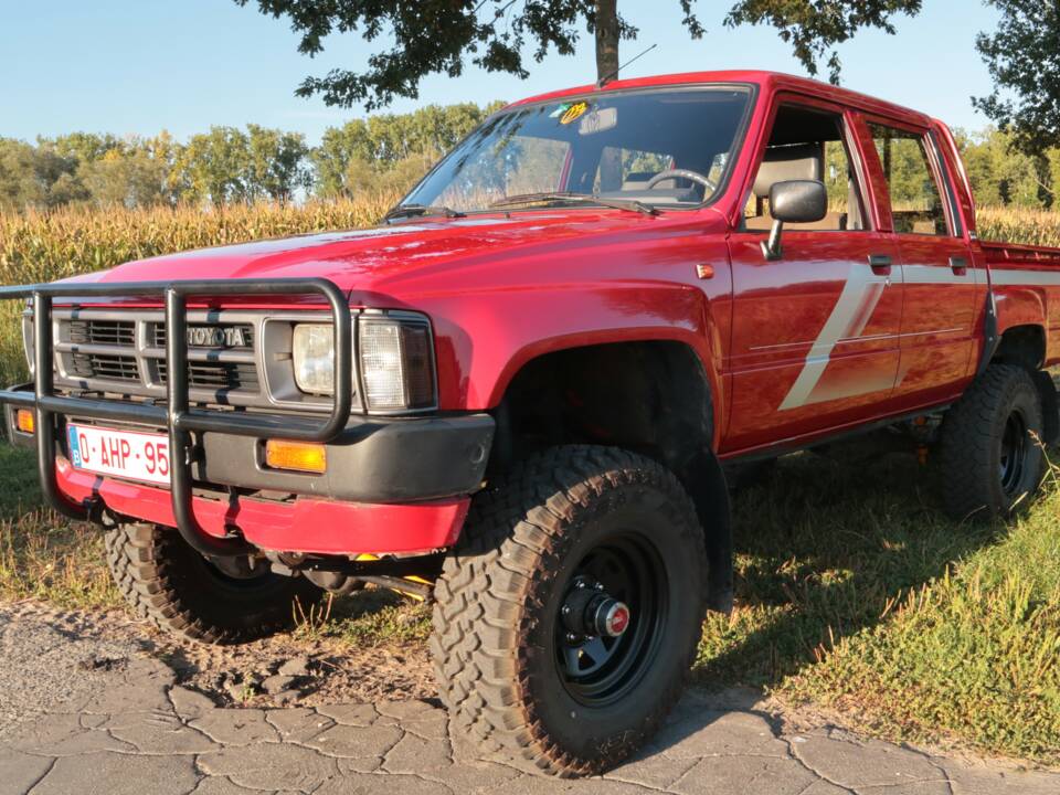 Bild 7/34 von Toyota Hilux (1988)