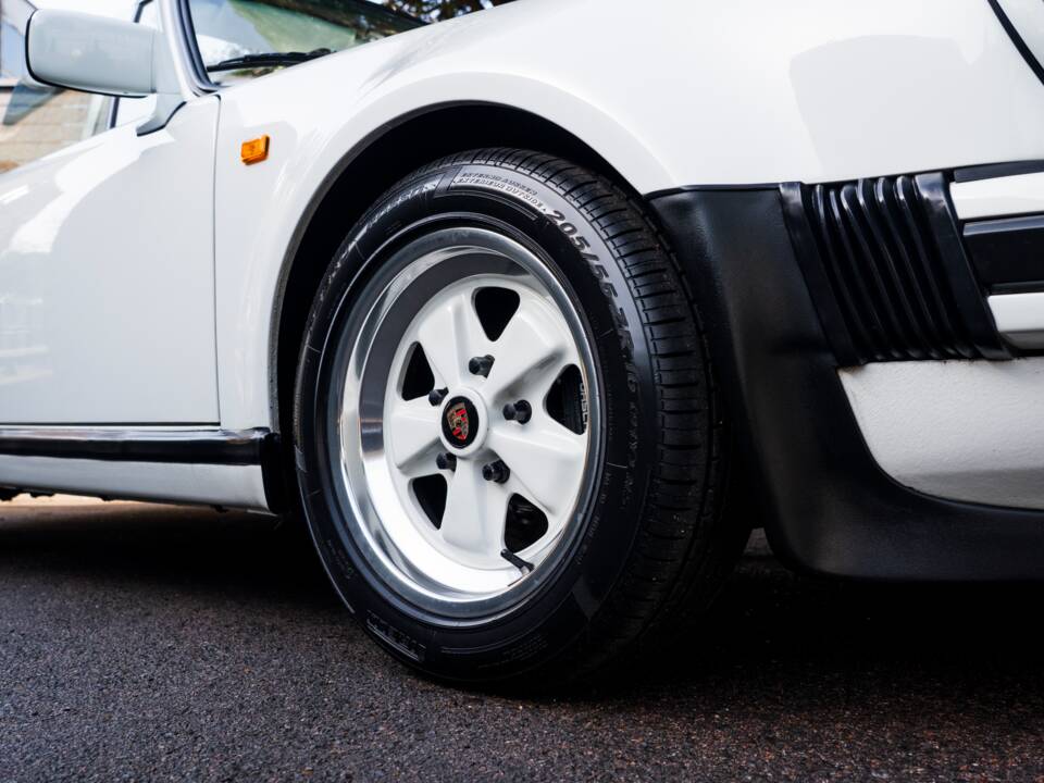 Bild 56/60 von Porsche 911 Carrera 3.2 (1987)