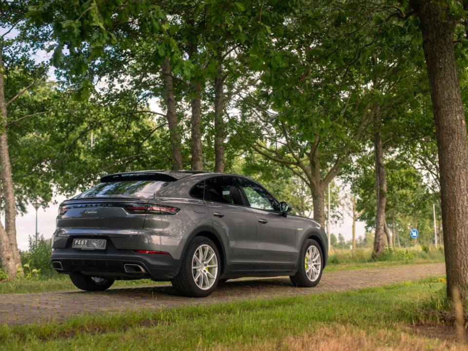 Image 6/21 of Porsche Cayenne Coupé E-Hybrid (2020)