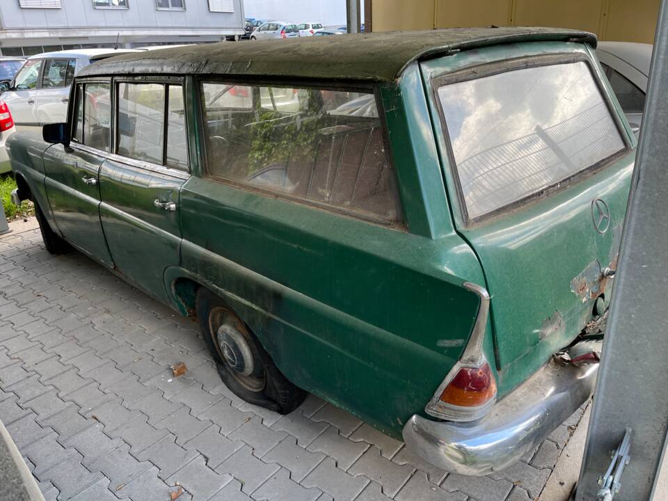 Image 3/15 de Mercedes-Benz 200 D Universal (1967)