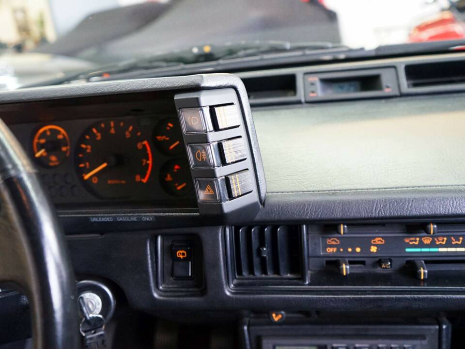 Image 31/55 of Mitsubishi Starion (1989)