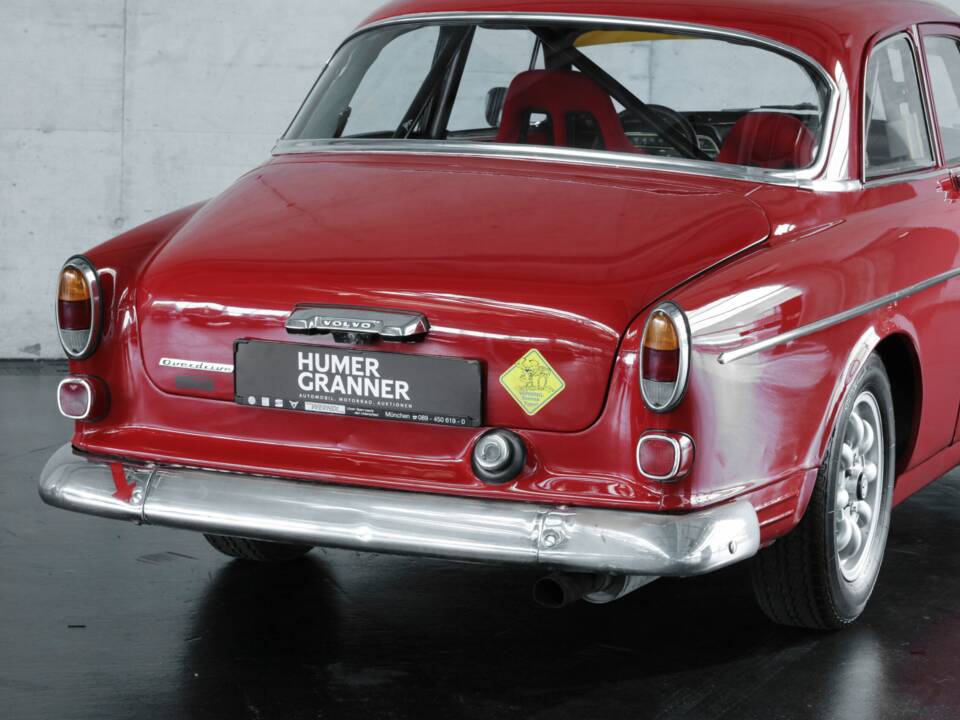 Image 38/41 of Volvo P 122 S (1966)