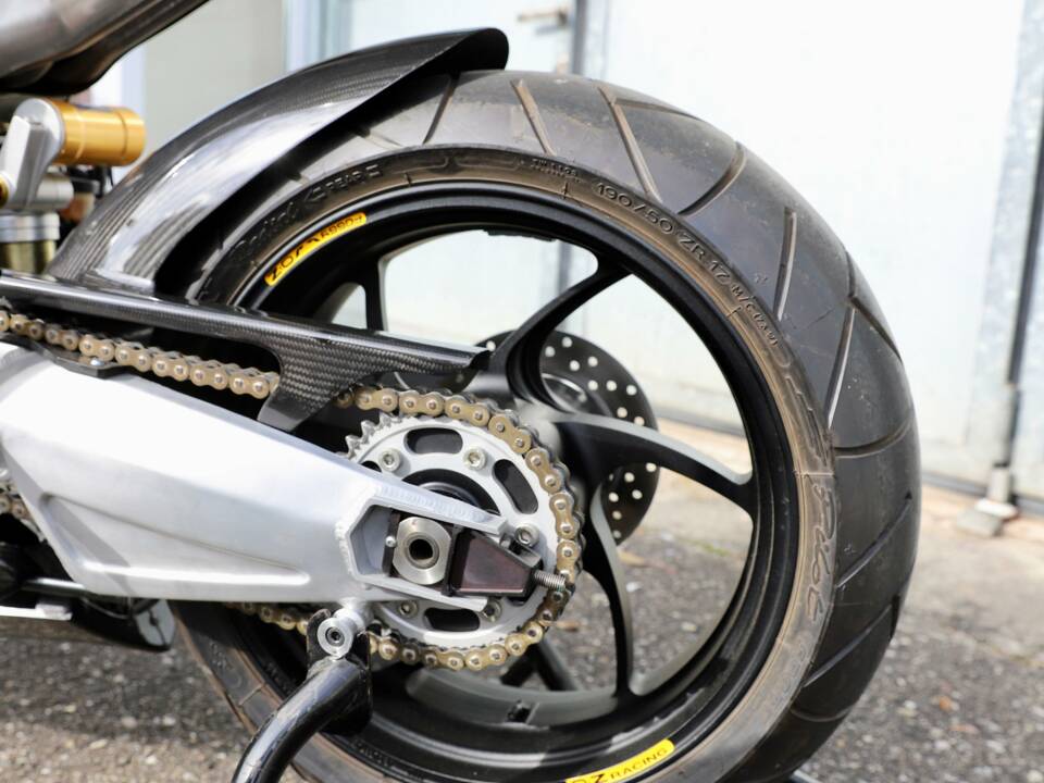 Image 33/69 of Petronas FP1 (2003)