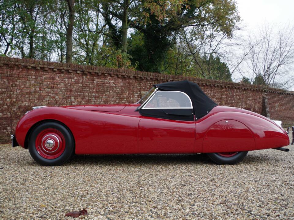 Image 10/50 of Jaguar XK 120 OTS (Alloy) (1949)