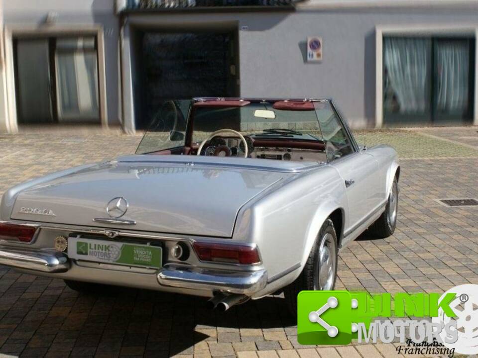 Image 6/10 de Mercedes-Benz 230 SL (1967)
