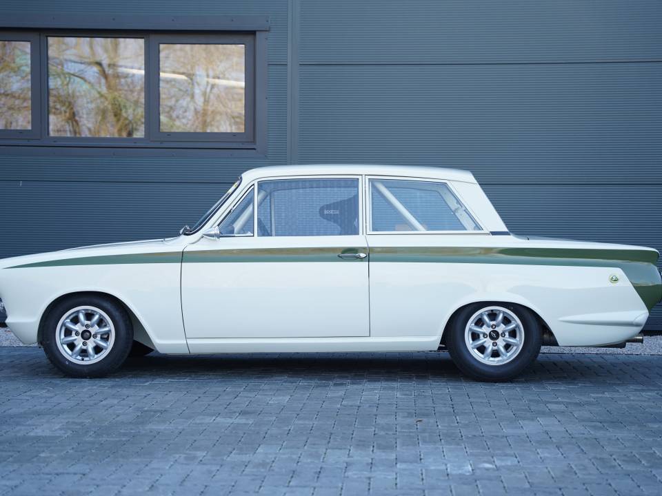 Image 6/50 of Ford Lotus Cortina (1963)