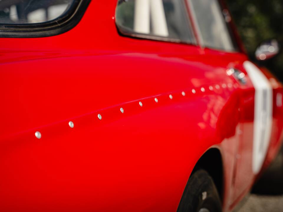 Imagen 39/81 de Alfa Romeo 1750 GT Veloce (1968)