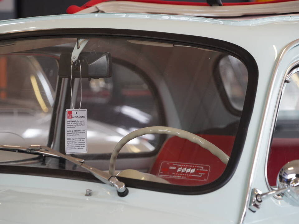 Image 24/46 of FIAT 500 F (1966)