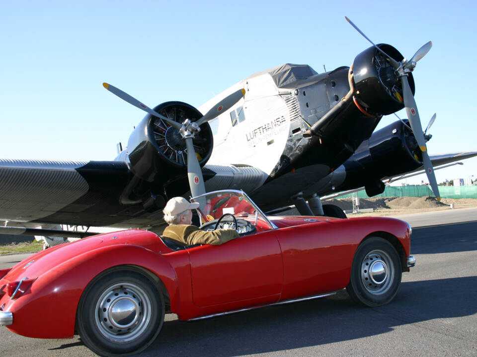 Begegnung mit der Ju 52 auf Flughafen Bromma in Schweden