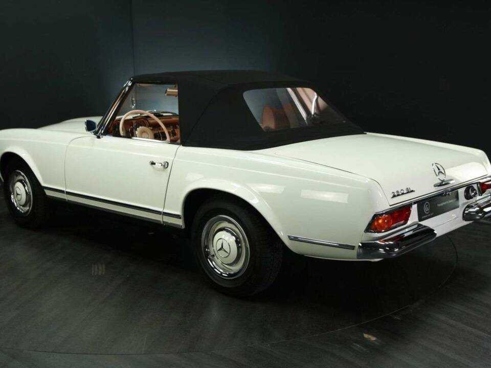 Image 34/50 of Mercedes-Benz 230 SL (1965)