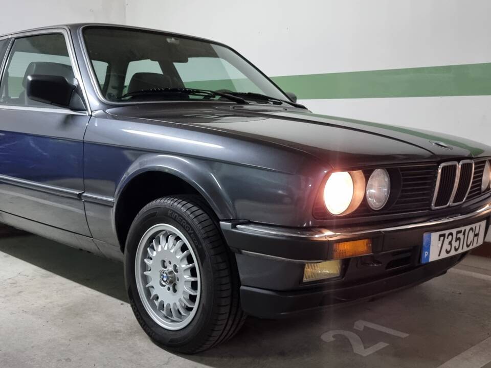 Image 76/100 of BMW 323i (1984)