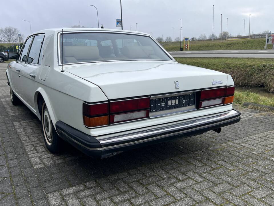 Image 8/8 of Rolls-Royce Silver Spur (1986)